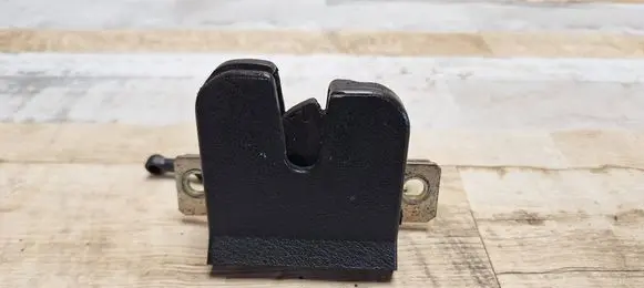 Volkswagen New Beetle Tailgate/trunk/boot lock/catch/latch 1C0827505C