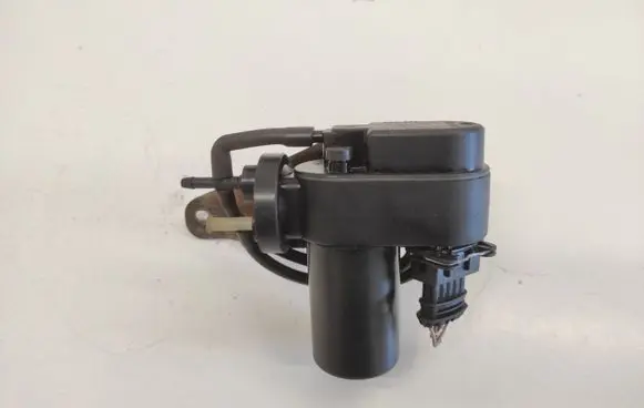 Renault Espace III Central locking vacuum pump 7700841557 003572