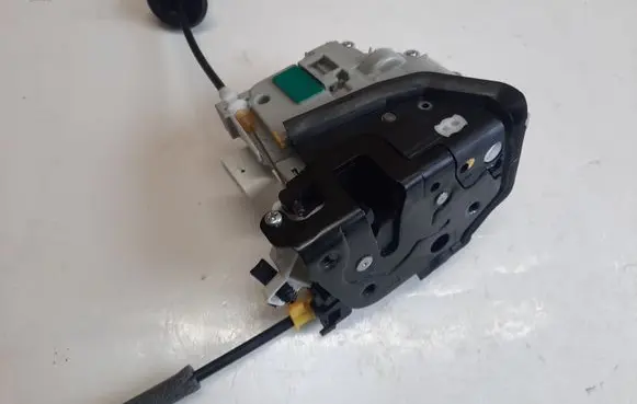 Audi A4 S4 B9 Front door lock 8X1837016C