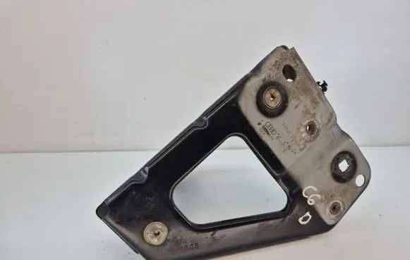 Audi A6 S6 C6 4F Fender mounting bracket 4F0821136A
