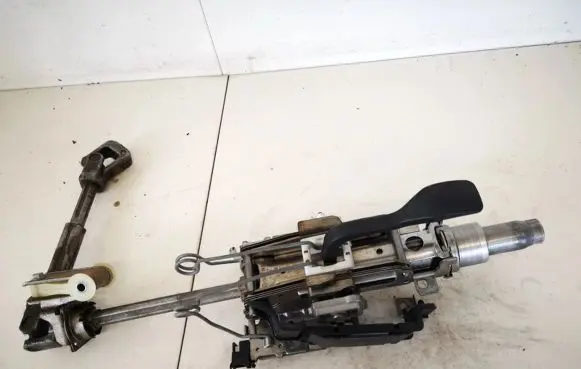 Volkswagen Polo IV 9N3 Steering wheel axle 305892334
