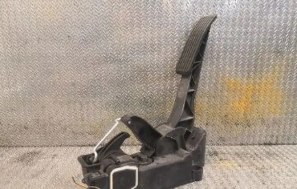 Mercedes-Benz A W169 Accelerator throttle pedal 1693000204