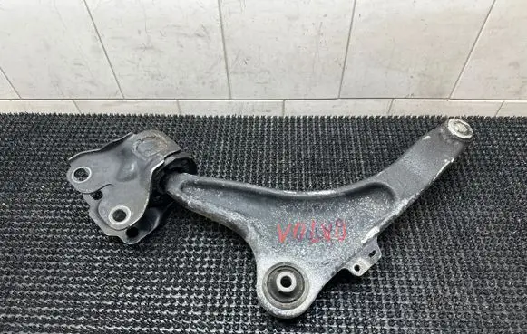 Volvo V60 Front lower control arm/wishbone