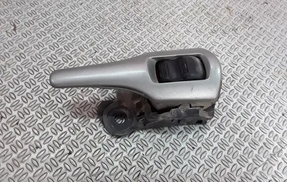 Toyota Auris 150 Front door interior handle