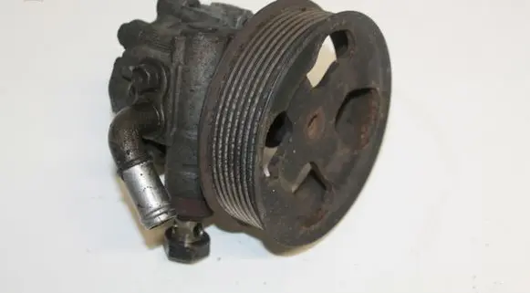 Land Rover Discovery 3 - LR3 Power steering pump QVB500400