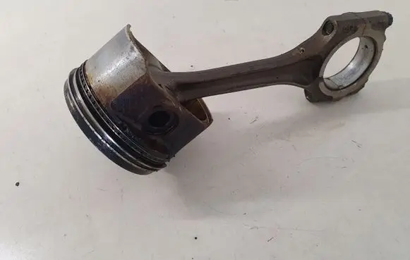 Toyota Corolla Verso AR10 Piston with connecting rod