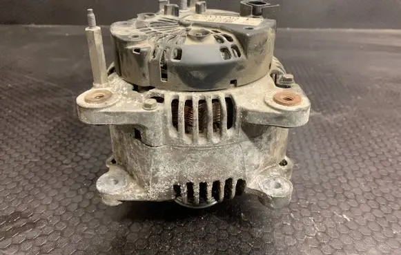 Volkswagen PASSAT B6 Generator/alternator 021903026L
