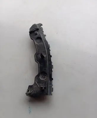 Front bumper mounting bracket
