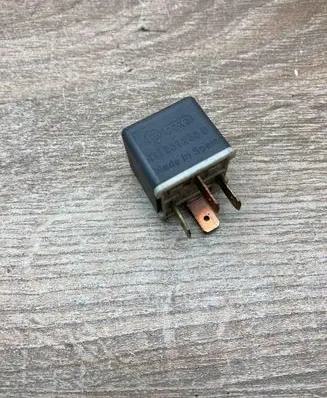 Volkswagen Golf IV Other relay 141951253B