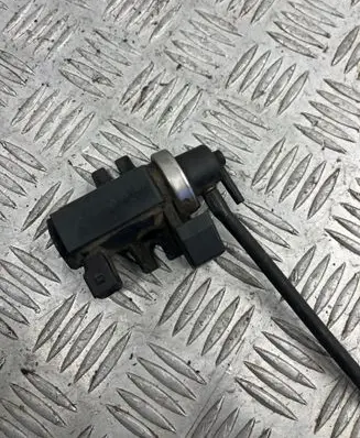 BMW 3 E90 E91 Turbo solenoid valve 7584628