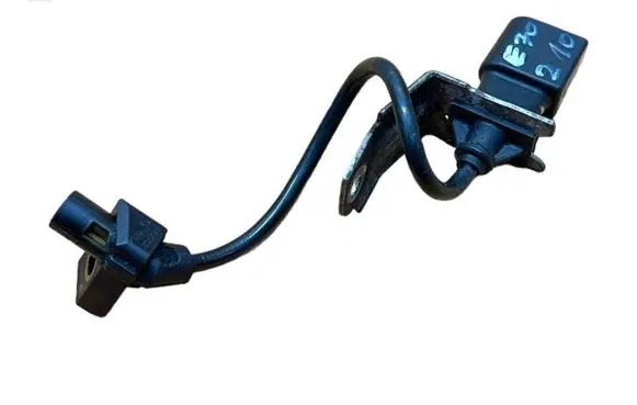 BMW X5 E70 Camshaft position sensor 0281002477