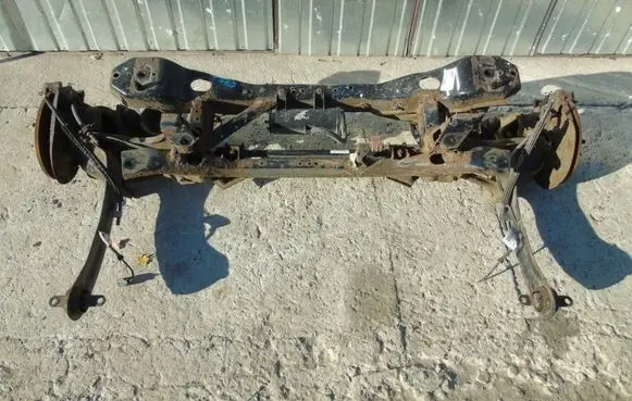 Volvo C70 Rear axle beam 