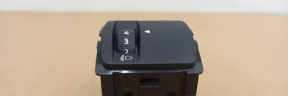 Renault Kadjar Headlight level height control switch 251902972R