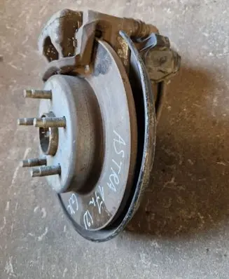 Rear wheel hub spindle/knuckle