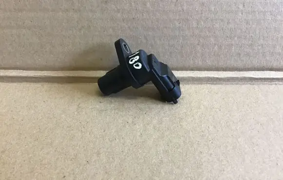 KIA Ceed Camshaft position sensor 393002A000 78130 9670930001