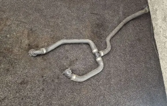 BMW 5 G30 G31 Engine coolant pipe/hose 8602602