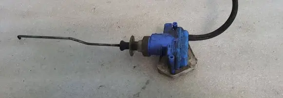 Audi Cabriolet B3 8G Central locking vacuum pump 893862153C