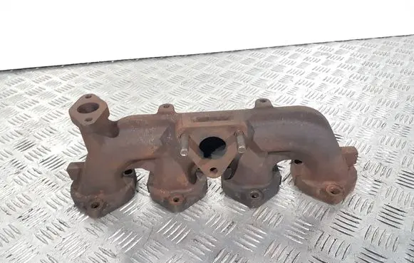 Mitsubishi Pajero Exhaust manifold