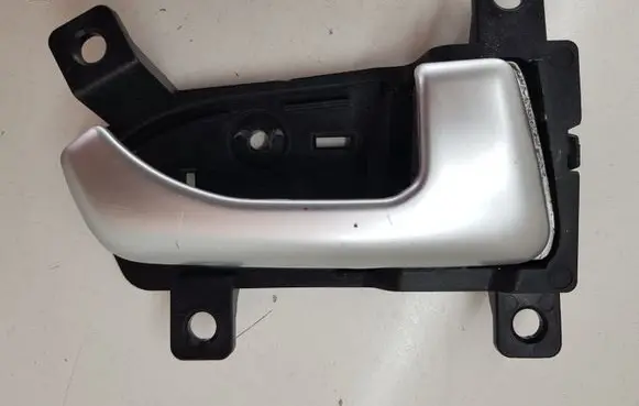 KIA Sportage Rear door interior handle 826203U000