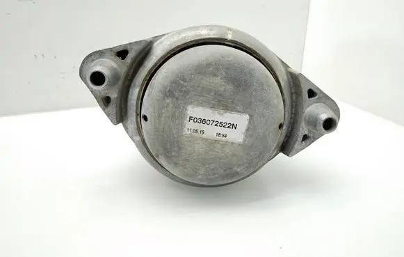 Mercedes-Benz C W204 Engine mount bracket F036072522N 3618647