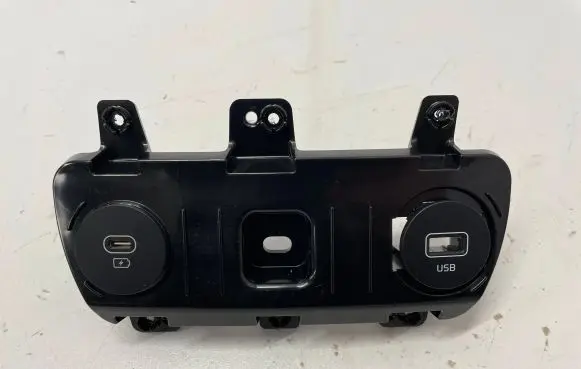 KIA EV6 USB socket connector 96123-CV910 96123CV910 96125-CV000