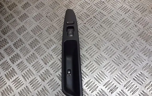 Volvo S40 Quarter vent window switch 30638702