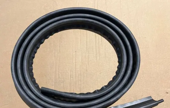 Mercedes-Benz SL R230 Sunroof sealing rubber A2307570078