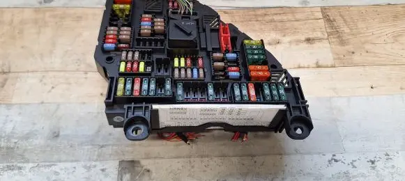 BMW 5 F10 F11 Fuse module 925281301 9252813