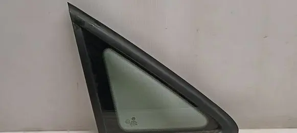 Volkswagen Touran I Front triangle window/glass 