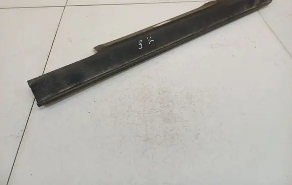Mercedes-Benz R W251 Rear sill trim cover A2516800535