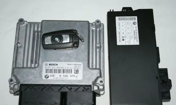 BMW 3 E90 E91 Engine ECU kit and lock set 8506375