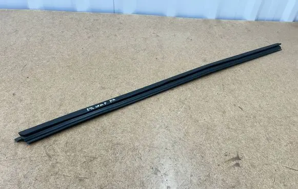 BMW 3 E46 Rubber seal front coupe door window 51338250397 8250397