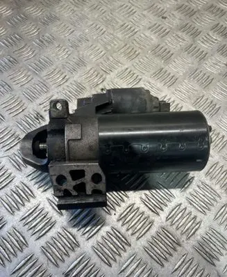 BMW 1 E81 E87 Starter motor 7798006