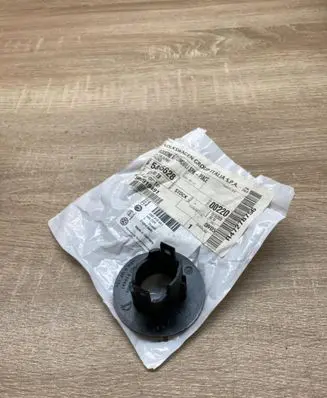 Volkswagen Golf Plus Rear parking sensor holder (PDC) 5M0919491