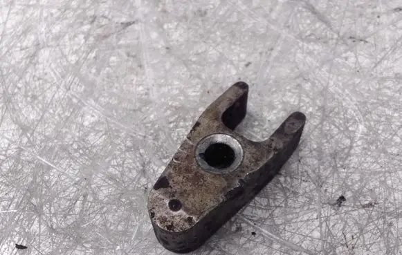 Mercedes-Benz R W251 Fuel Injector clamp holder