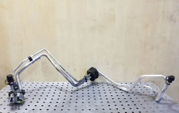 Volvo XC70 Air conditioning (A/C) pipe/hose