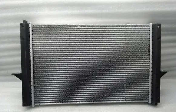 Volvo S70 V70 V70 XC Coolant radiator 36000001