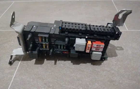 Mercedes-Benz E W212 Fuse box set 5DK01102305 2129009522 2129015105