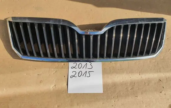 Skoda Superb B6 (3T) Front bumper upper radiator grill 3T0853668B