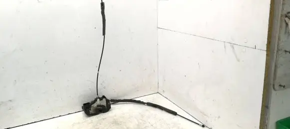 Nissan Pathfinder R51 Front door lock