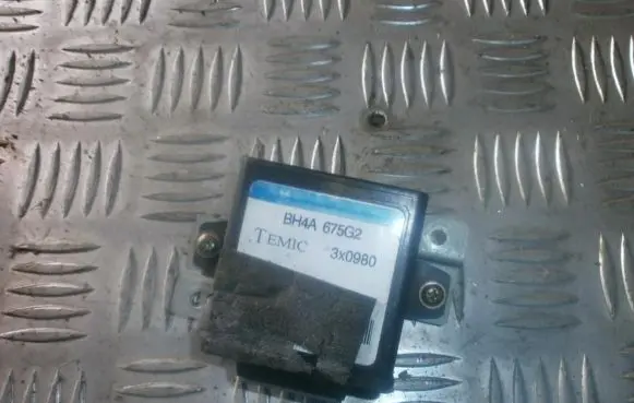 Mazda 323 F Immobilizer control unit/module BH4A675G2 3x0980