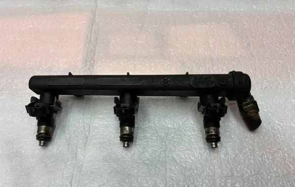 Skoda Citigo Fuel distributor 04C133313N
