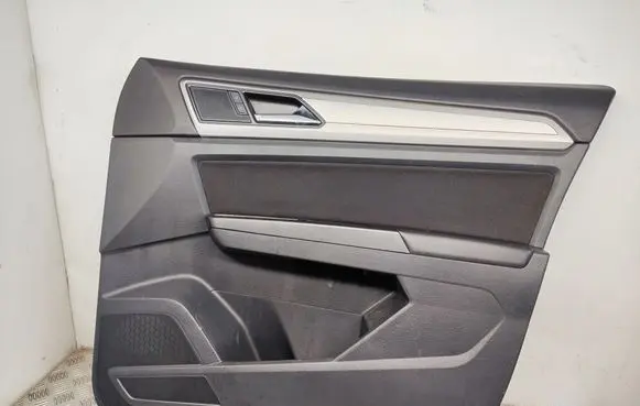 Volkswagen Atlas Front door card panel trim 3CN867012