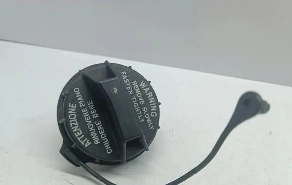 Hyundai Coupe Fuel tank filler cap 