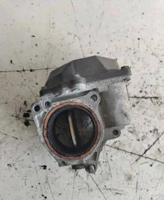 Volkswagen Golf V Throttle valve 03G128063G