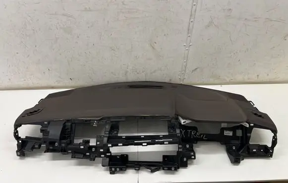 Nissan X-Trail T33 Dashboard 682006RA2A