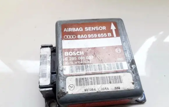 Audi A4 S4 B5 8D Airbag control unit/module 8a0959655b 0285001037