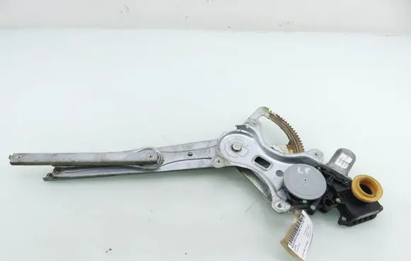 Toyota Corolla Verso E121 Front door window regulator with motor 698200F010