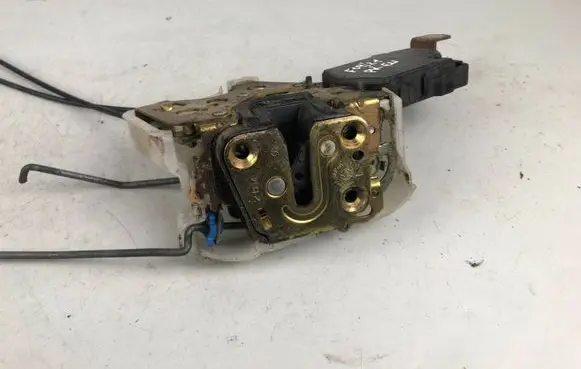 Subaru Forester SG Front door lock 61032SA070