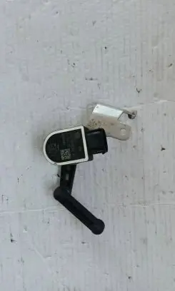 BMW 5 G30 G31 G38 Headlight/headlamp level sensor 6870000